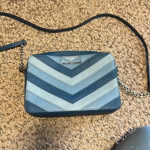 Micheal kors blue crossbody